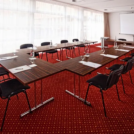 Hotel Western Plaza 4*