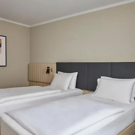 Crowne Plaza Hamburg-city Alster By Ihg 4*