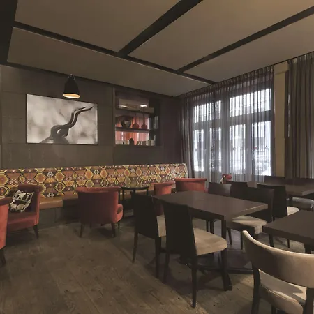 汉堡米歇尔阿迪娜公寓式酒店 4*