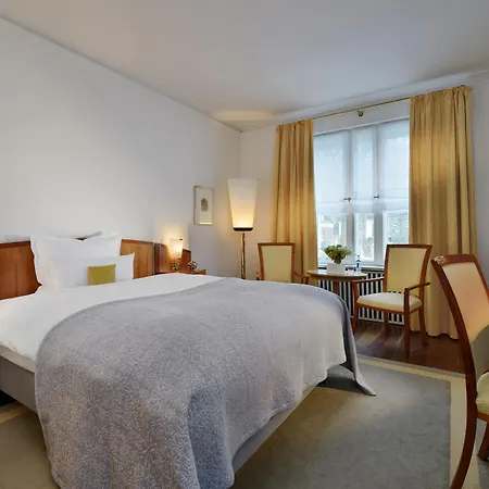 Louis C. Jacob Hotel
