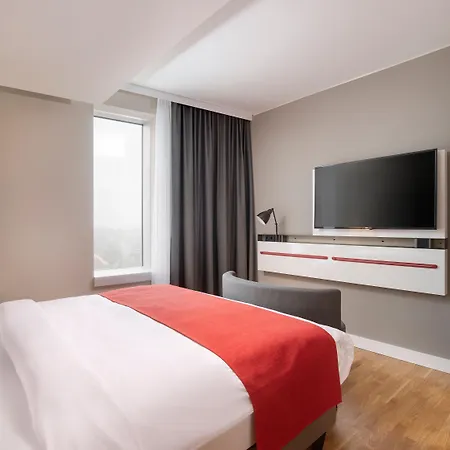 - Nord By Ihg Otel Hamburg