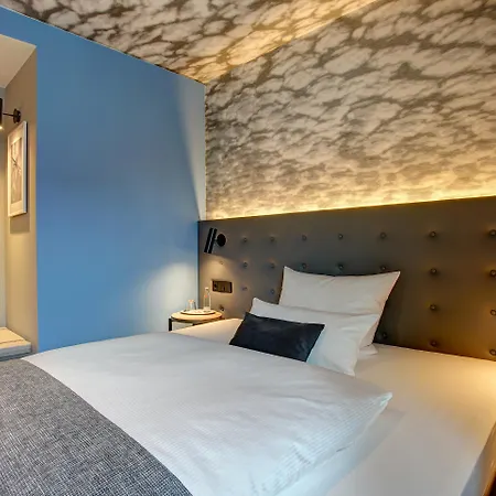 Boutique 125 Airport By Ina Hotell 4*