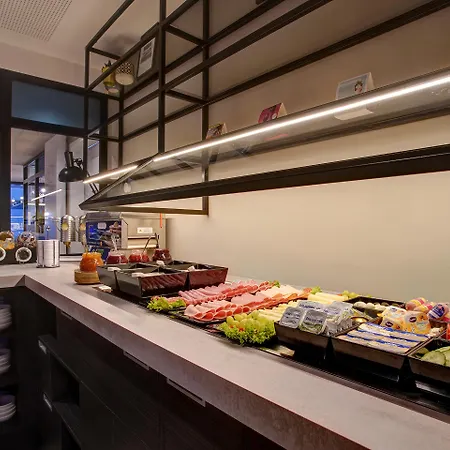 Hotell Boutique 125 Airport By Ina 4*