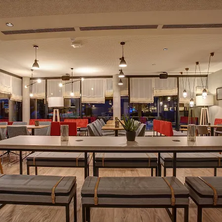 Boutique 125 Airport By Ina 4*