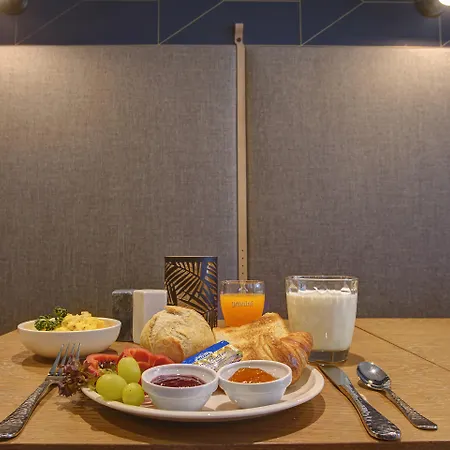 Hotell Boutique 125 Airport By Ina 4*