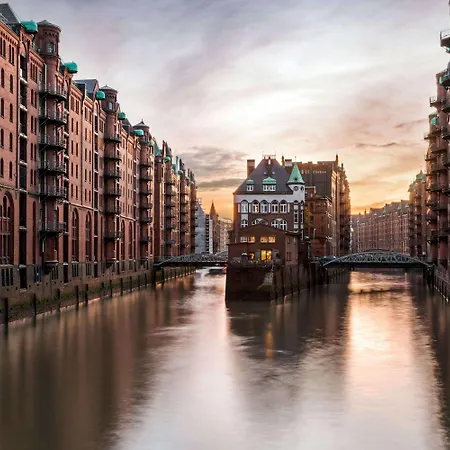 Super 8 By Wyndham Mitte Hotel