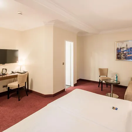 Western International Hotel