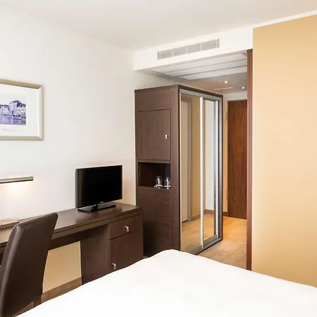 Szálloda Elaya Finkenwerder Ehemals The Rilano 4*