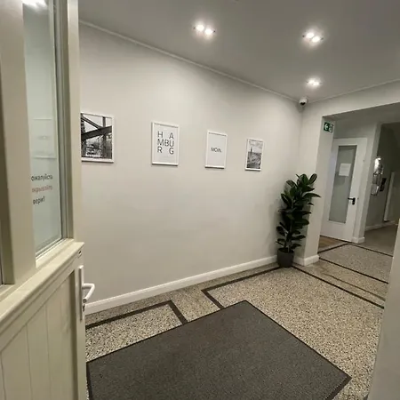 Ahoi Hostel *