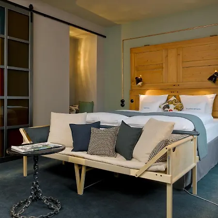25hours Altes Hafenamt Hotel 4*