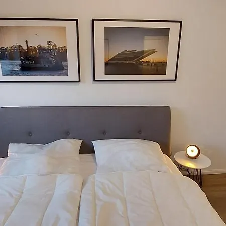 Zentrale 3-zi.-wohnung, 3 Gehminuten U-burgstrasse U2 Apartment *