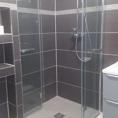 Fully Equipped 3 5 Bed Apartment *