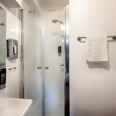 Hotel West