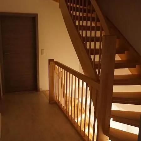 Neubau, Moderne Haushaelfte In *