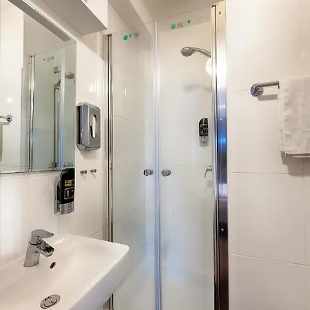Hotel West 3*