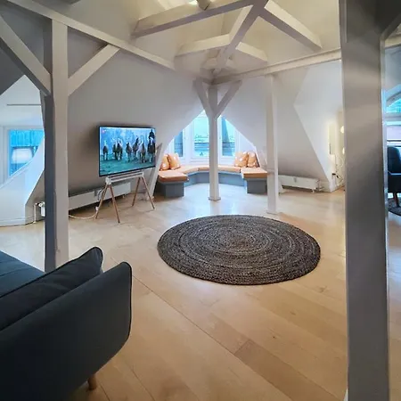 Loft-panoramablick-hafen & Elbe! Lejlighed