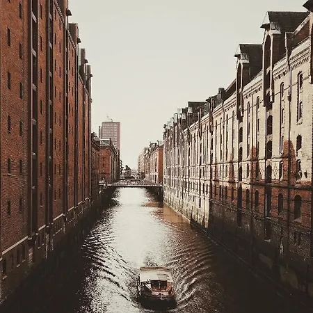 The Harbour 1 *