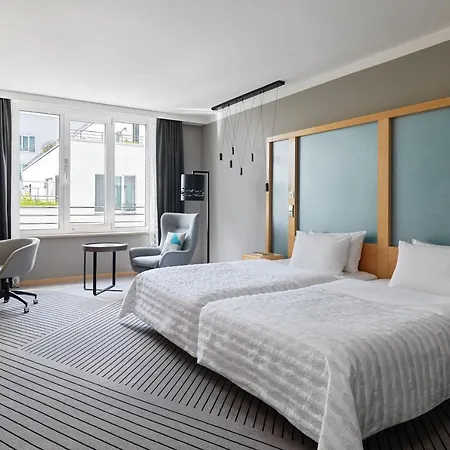 Le Meridien Hotel 5*