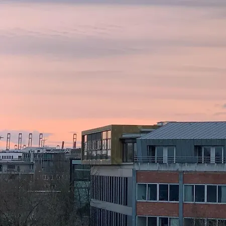 Artist Apartment, Skyline View & Breakfast Inclusive Apartment *