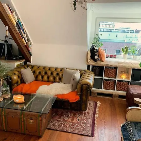 Artist Apartment, Skyline View & Breakfast Inclusive Apartment