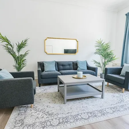 Zentral Gelegenes Premium-apartment Mit Viel Tageslicht Apartment