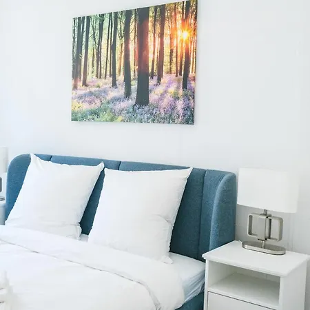 Apartment Zentral Gelegenes Premium-apartment Mit Viel Tageslicht