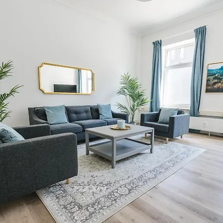 Zentral Gelegenes Premium-apartment Mit Viel Tageslicht * Hamburg
