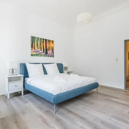 Apartment Zentral Gelegenes Premium-apartment Mit Viel Tageslicht *
