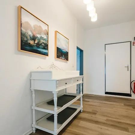 Zentral Gelegenes Premium-apartment Mit Viel Tageslicht *