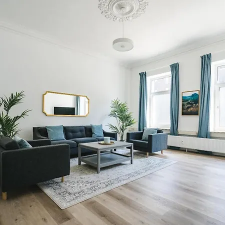 Zentral Gelegenes Premium-apartment Mit Viel Tageslicht Apartment Hamburg