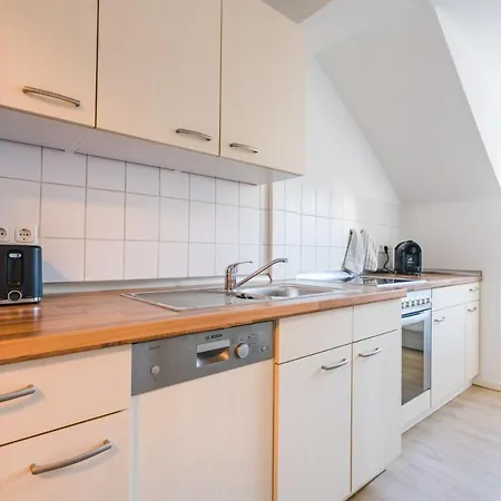 Zentral Gelegenes Premium-apartment Mit Viel Tageslicht *