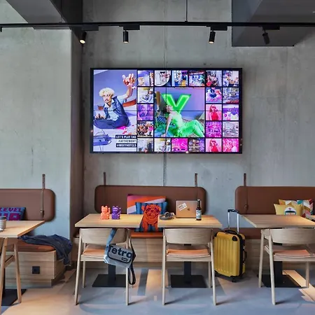 Moxy Hotel 3*