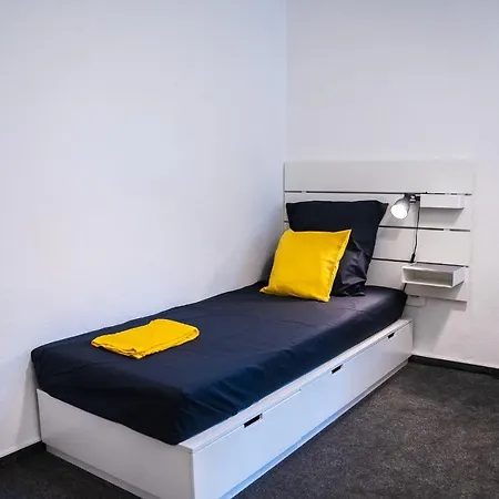 Spacious 3 Bedroom Apartment *