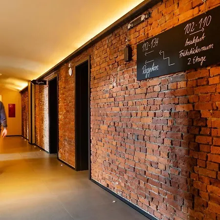 校舍酒店 酒店 4*