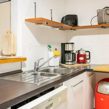 Gemuetliche 3-zkb Wc Souterrainwohnung In Bestlage * Hambourg