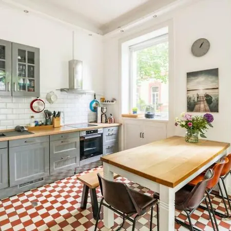 Grosszuegige Altbauwohnung In Bestlage * Hamburg