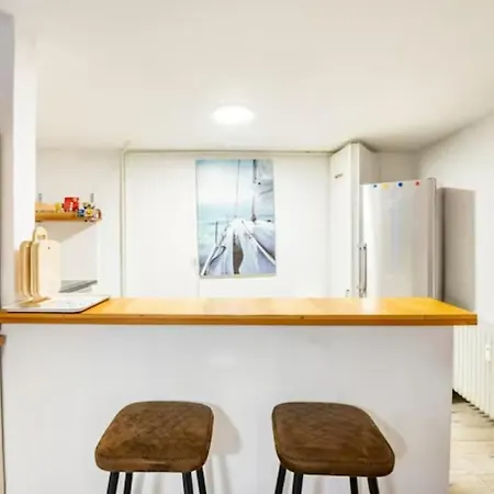 Gemuetliche 3-zkb Wc Souterrainwohnung In Bestlage Appartement *