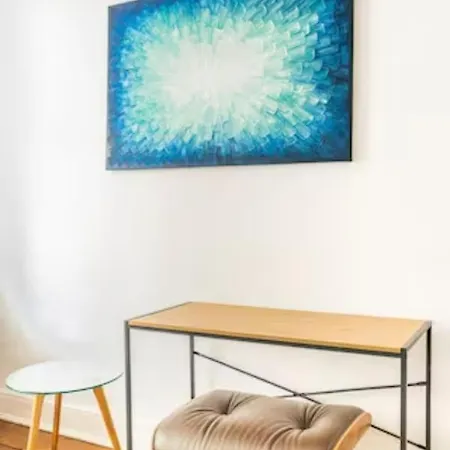 Grosszuegige Altbauwohnung In Bestlage *