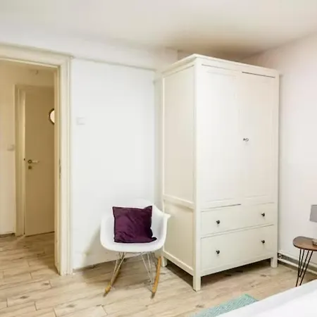Gemuetliche 3-zkb Wc Souterrainwohnung In Bestlage *