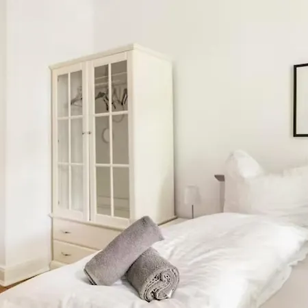 Grosszuegige Altbauwohnung In Bestlage Apartment
