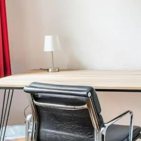Grosszuegige Altbauwohnung In Bestlage Apartment *