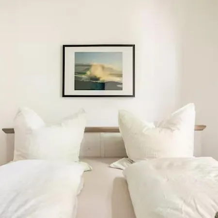 Grosszuegige Altbauwohnung In Bestlage Apartment *