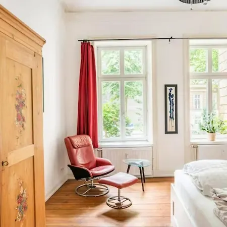 Grosszuegige Altbauwohnung In Bestlage Hamburg