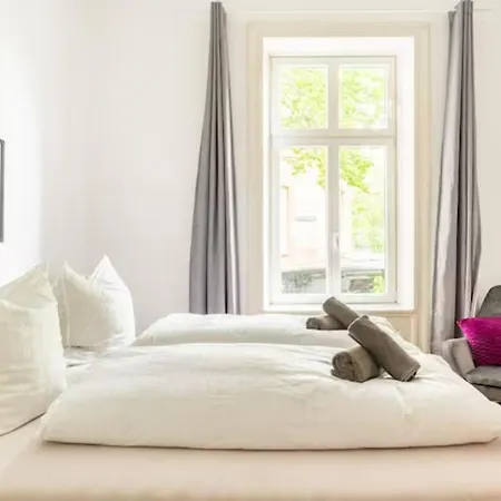 Apartment Grosszuegige Altbauwohnung In Bestlage Hamburg