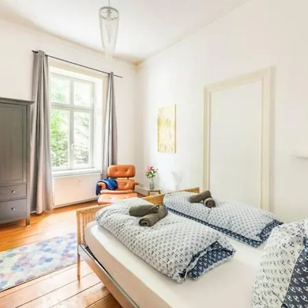 Apartment Grosszuegige Altbauwohnung In Bestlage