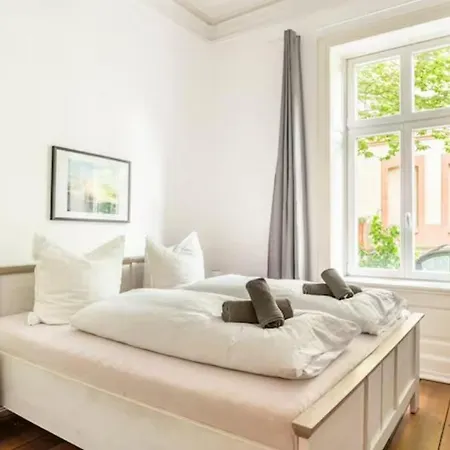 Grosszuegige Altbauwohnung In Bestlage Apartment Hamburg