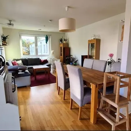 Kinderfreundliche Neubauwohnung Am Hagenbecks Tierpark Mit Balkon Und Spielplatz Apartment Hamburg