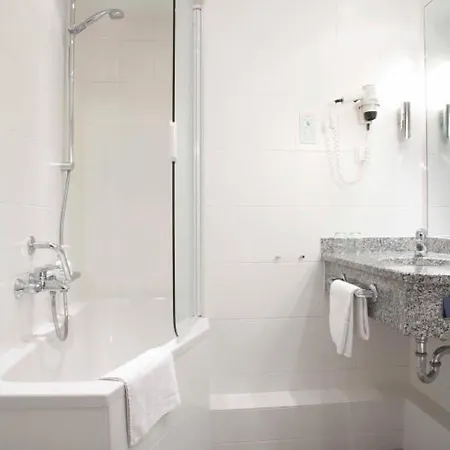 Hotel Baseler Hof 4*