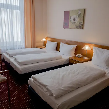Lumen Am Hauptbahnhof Hotel 3*