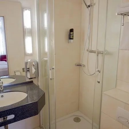 Hotel Lumen Am Hauptbahnhof 3*